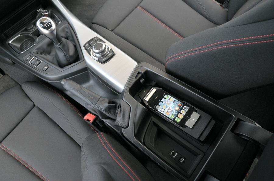  BMW 118i Sport Line 2011 года  (фото 29 из 185)